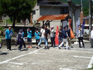 スタート地点でハイタッチで「いってらっしゃい！」